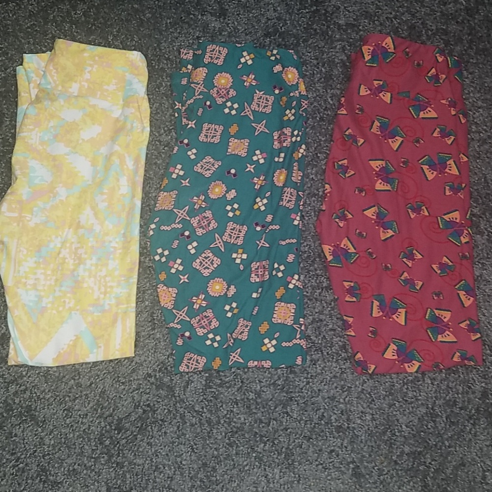 Bundle of Lularoe patterned leggings